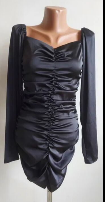чёрное вечернее платье в пол: Вечернее платье, Короткая модель, С рукавами, S (EU 36)