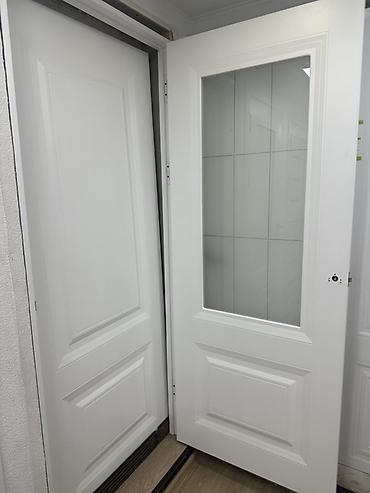 Межкомнатные двери белые, классический филенчатый дизайн. - Полотно с