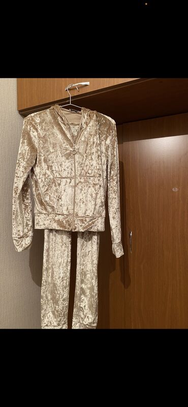 İdman geyimləri: Satilir islenmisdir — 10