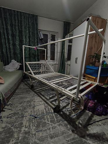 Медицинская мебель: ПРОДАЮ КОСТЫЛЯ 2000 сом МЕДИЦИНСКИЙ КРОВАТЬ 20.000 СОМ . СОСТОЯНИЕ — 7