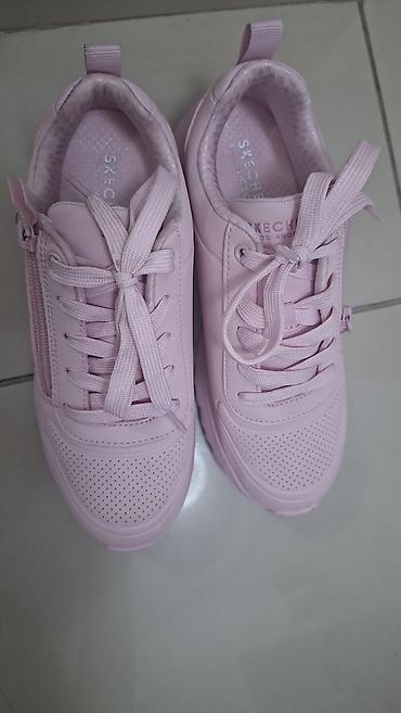 čile trenerka: Skechers patike – boja Light Pink
Nove patike 3500 — 3