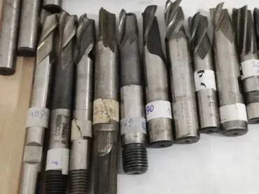 Ostali uređaji: Glodalo 10mm, 10,5mm Cena je po komadu Pre kupovine proveriti koja — 3