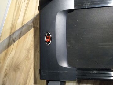 Trake za trčanje: Traka za trčanje (električna) - Kompaktna kućna traka sa LCD — 8