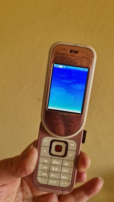 Nokia: Nokia 7373, bоја - Roze, Na preklapanje — 9
