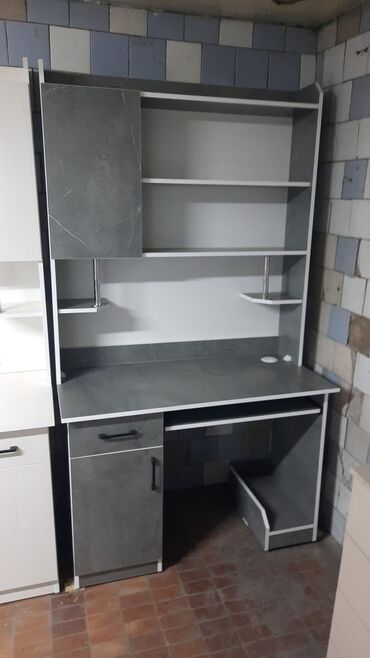 Парты: Новые столы компьютерные сом шкафчиком из российского материала длина — 7