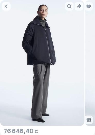 Пуховики и зимние куртки: COS бренд, размер L. Женская утеплённая куртка-оверсайз — 3