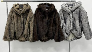 Krzneni kaputi: Sa postavom, Veštačko krzno, bоја - Siva — 3