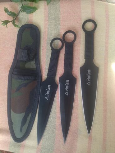 чехлы для ножей: Продаю, новый 
 
3 штук и чехл 
заточенный