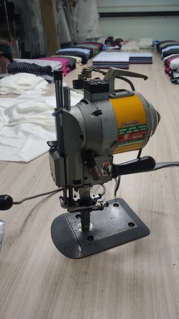 швейных машин и оверлоков: Швейная машина Китай
