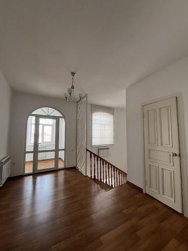 Долгосрочная аренда домов: 300 м², 7 комнат, Забор, огорожен, Подвал, погреб, Кондиционер — 8