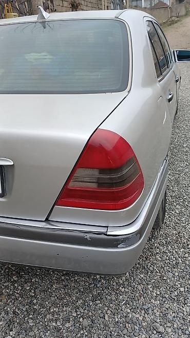 Mercedes-Benz: Mercedes-Benz C-Class (W202) sedan - Kuzov: gümüşü rəng, 4 qapı - — 4