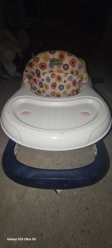 Нитриловые перчатки: Uşaq gəzdirəni / Yürütcə - Marka: Welebao (oturacaq hissəsində loqo