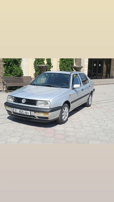 арзан машина пасат: Volkswagen Vento: 1993 г., 1.8 л, Механика, Бензин, Седан