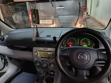 Mazda: Mazda Demio: 2003 г., 1.3 л, Вариатор, Бензин, Седан — 9