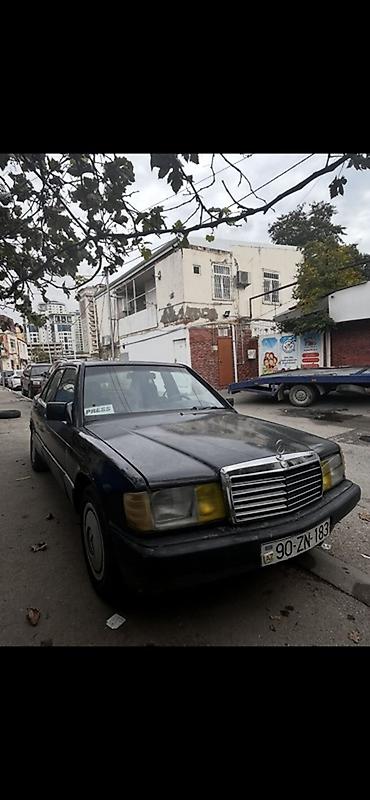 mercedes e55: Mercedes-Benz 190 (W201) sedan - Kuzov: qara rəng, 4 qapı, klassik — 3