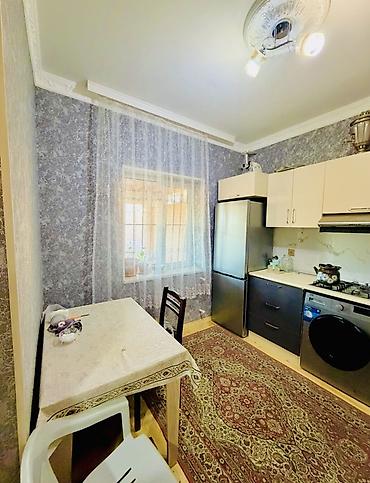 Аренда квартир: Ev daimi yaşanan evdi Hökməlidədi 2 otaqlı evdi kürsülüdü 1.5 sot — 5