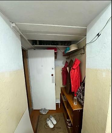 2 комнаты, 44 м², Мед Академия Хрущевка, 2 этаж, Старый ремонт at lalafo.kg 2 комнаты, 44 м², Мед Академия Хрущевка, 2 этаж, Старый ремонт