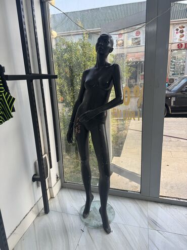 белая мебель в спальне: Vitrin mallar,mağaza butik əşyalar