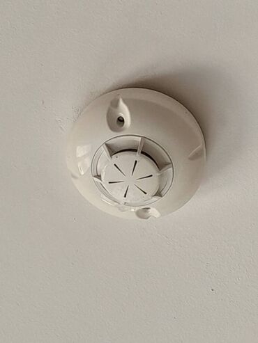 Ofislər: Salam. Şəhərin tam mərkəzində ideal vəziyyətdə obyekt icarəyə verilir -da lalafo.az — 3 Ofislər: Salam. Şəhərin tam mərkəzində ideal vəziyyətdə obyekt icarəyə verilir — 3