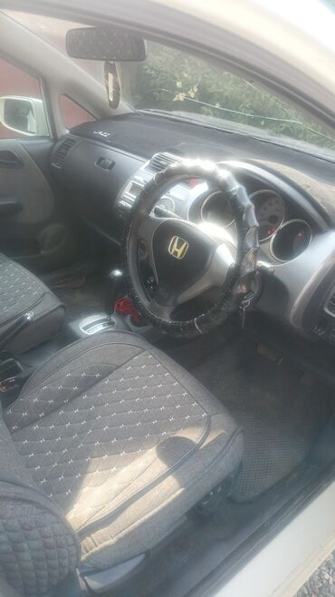 армянский учет: Honda Fit: 2005 г., 1.3 л, Вариатор, Бензин, Хетчбек