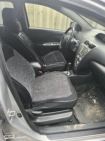 Продажа авто: Toyota Belta: 2007 г., Автомат, Бензин, Седан — 4