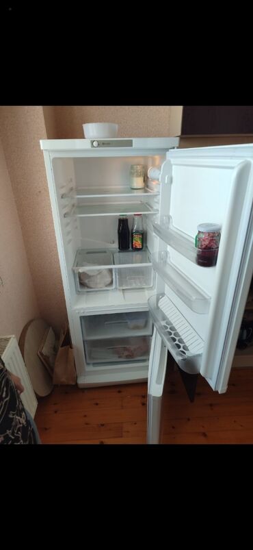 Холодильники: Б/у Холодильник Indesit, Двухкамерный