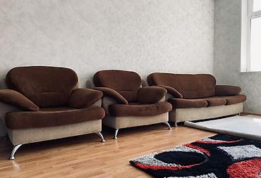 divan krislo: Qonaq otağı dəsti – 3 hissə: - 3 nəfərlik divan - 2 ədəd qoltuq — 2