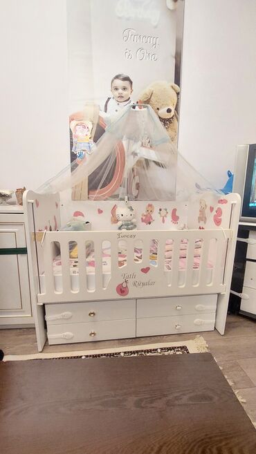 esger formasinda qiz sekilleri: Для девочки и мальчика, Б/у, Четырехугольная, Колыбель, Без бортиков, С матрасом, С механизмом качания