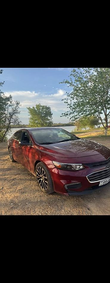 man sat: 0090 Chevrolet malibu 2016 malibu qadin masinidi şeherde sure — 2