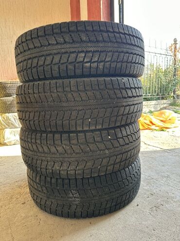 зимние шины на ниву 21214: Шины 265 / 70 / R 17, Зима, Новый, Комплект, Легковые, Япония