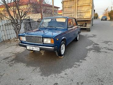 VAZ (LADA): VAZ 2107 sedan – mavi rəng, 4 qapı, arxaötürücülü. Klassik kuzov — 4