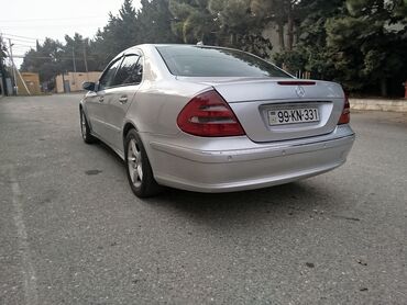 Mercedes-Benz: Mercedes-Benz E-Class (W211) sedan - Gümüş rəng, 4 qapı, klassik — 5