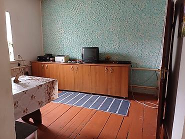 Продажа коттеджей и домов: Срочно продаётся полдома Участок 2,5 сотки. Район Красного — 9