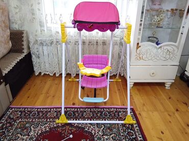 Sifarişlə mebel: Demək olar ki, istifadə olunmayıb. Yeni alınıb. Çox yaxşı