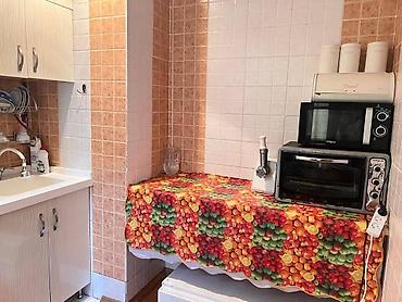 Mənzillər: Yaşayış üçün hər şərait (mərkəzi istilik, internet, TV, soyuducu — 10