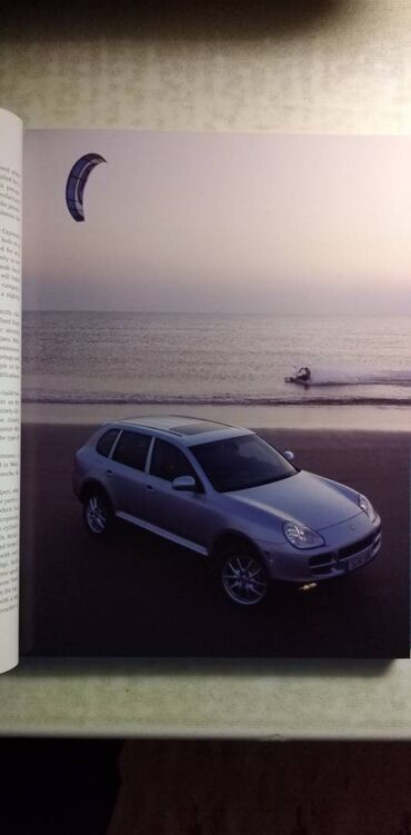 Knjige i stripovi: Knjiga: Porsche Cayenne, 2002. god. ISBN 3-7688-1403-3, veliki — 5