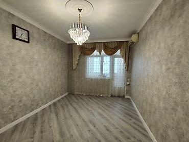memar: Bakı, 4-cü mikrorayon, 3 otaqlı, Köhnə tikili, m. Memar Əcəmi, 55 kv. m — 3