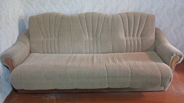 чехол на диван с креслами: Диван-кровать, цвет - Бежевый, Б/у