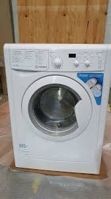 продаю стиральная машин б у: Стиральная машина Indesit, Б/у, Автомат, До 6 кг, Компактная