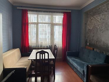 İki qız tələbə axtarılır. 20 yanvara 5deq mesafədə, 3 krugna 3deq