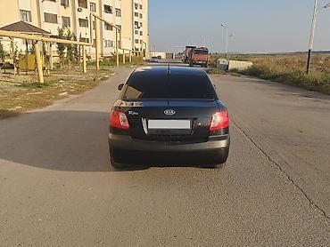 volkswagen passat 1: Kia Rio: 1.4 л | 2008 г. Седан — 5
