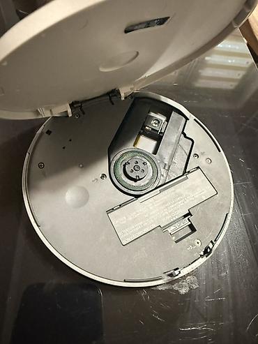 эквалайзер: Портативный CD-плеер Sony Walkman (модель CD Walkman D-NE320) — 2