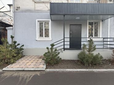 Офисы: Продаю Офис 65 м², С ремонтом, С мебелью, Многоэтажное здание, 1 этаж — 10