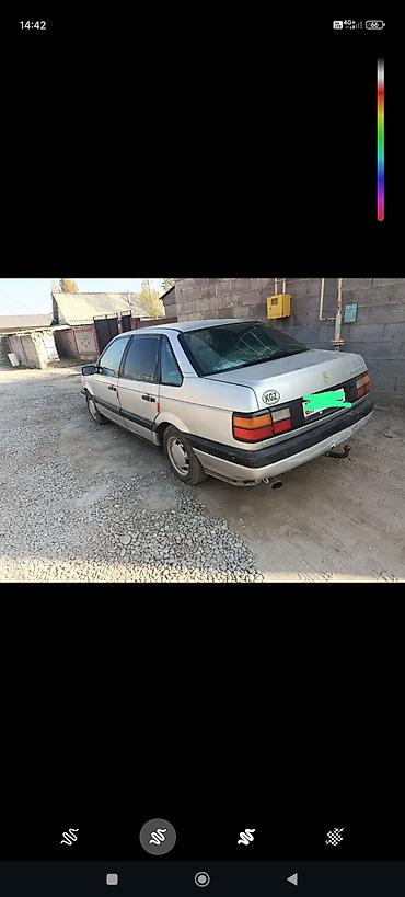 Volkswagen Passat: 1990 г., 1.8 л, Механика, Бензин, Седан