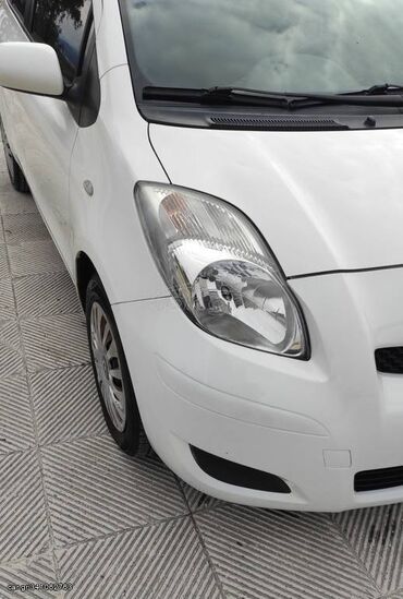 Toyota: Toyota Yaris: 1.3 l. | 2010 έ. Χάτσμπακ — 4