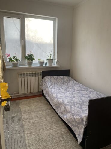 Долгосрочная аренда домов: Сдается дом посуточно. 4 комнаты, двор для парковки + интернет. Цена — 5