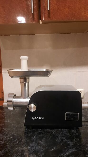ət çəkən maşın satılır: Ət çəkən maşın Bosch, Revers ilə