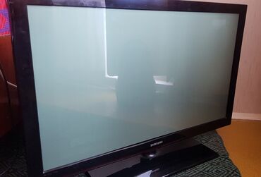 Телевизоры: Телевизор Samsung, 42" диагональ. Отдам в хорошие руки, почти даром