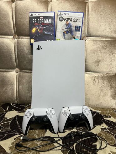 PS5 (Sony PlayStation 5): Sony PlayStation 5 В комплекте два джойстика Игры фифа23, человек