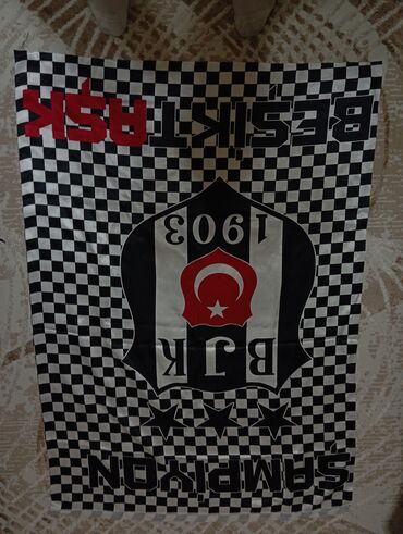 Флаги: Beşiktaş Bayrağı 🦅 (eni- 90 sm )(uzunluğu 1metr 7 sm) Əlaqə nömrəsi
